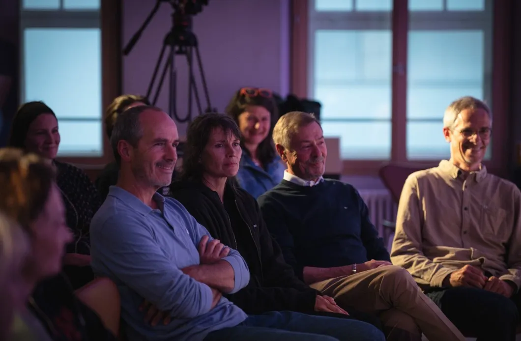 Publikum währen der Arbeitslebensgeschichte von Aaron Stöckl