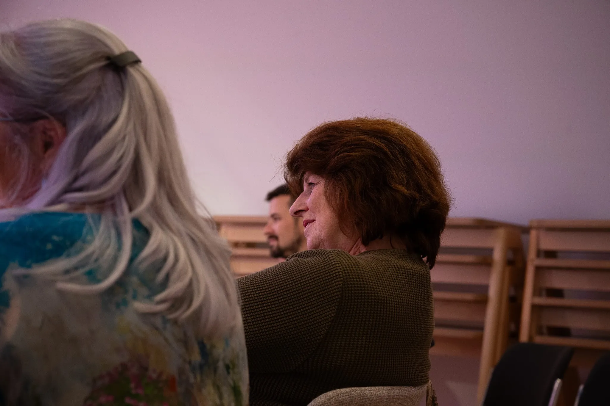 Publikum bei der Arbeitslebensgeschichte mit Christina Zoderer