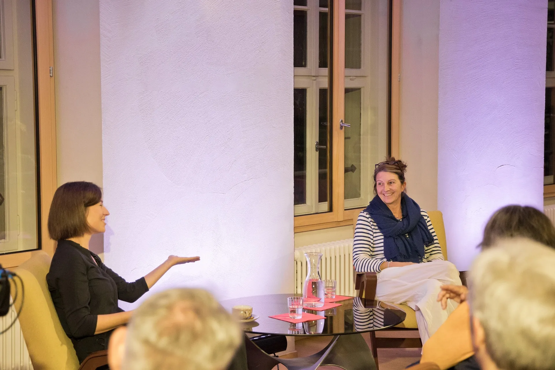 Arbeitslebensgeschichte mit Daniela Egger und Moderatorin Carmen Jurkovic Burtscher