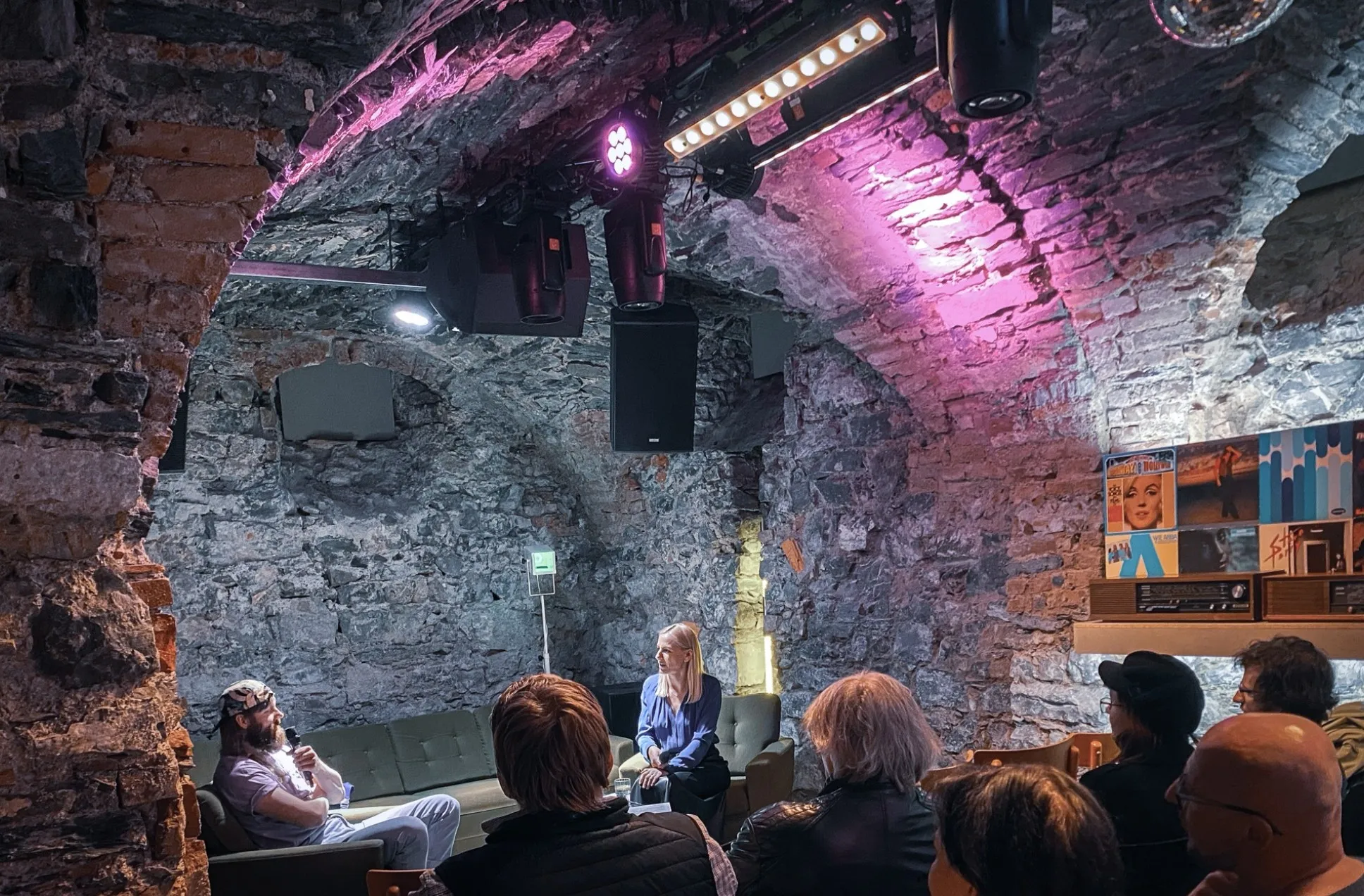 Der Jogi im Gespräch mit Moderatorin