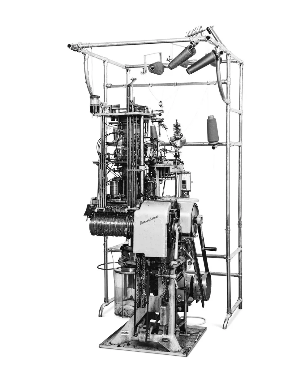 Eine alte Strickmaschine