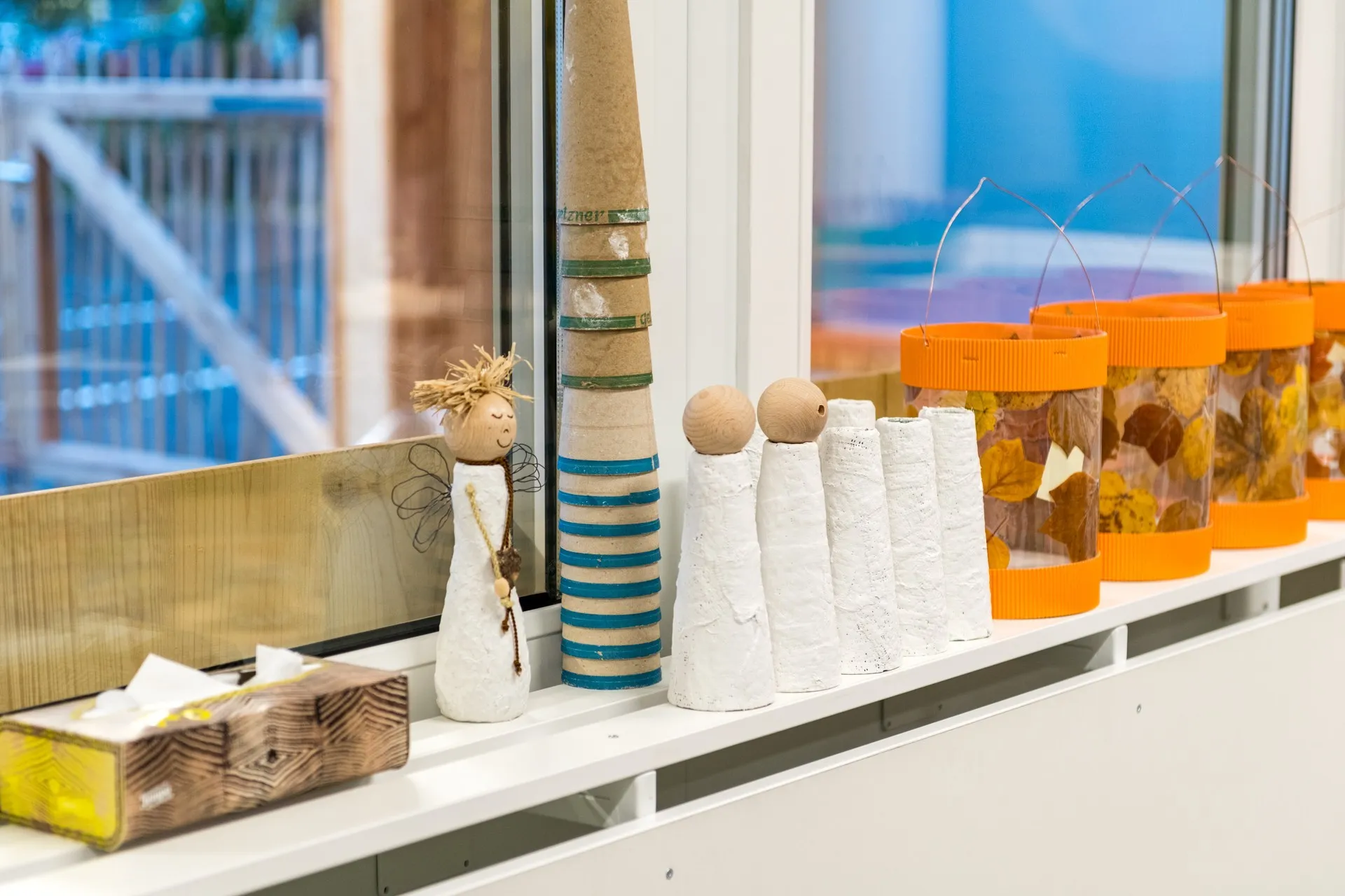 Gebasteltes von den Kindern des Getzner Textil Kindergarten