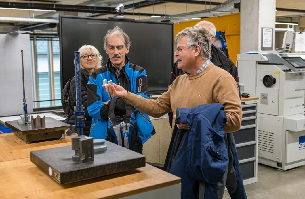 Experte erklärt Teilnehmern