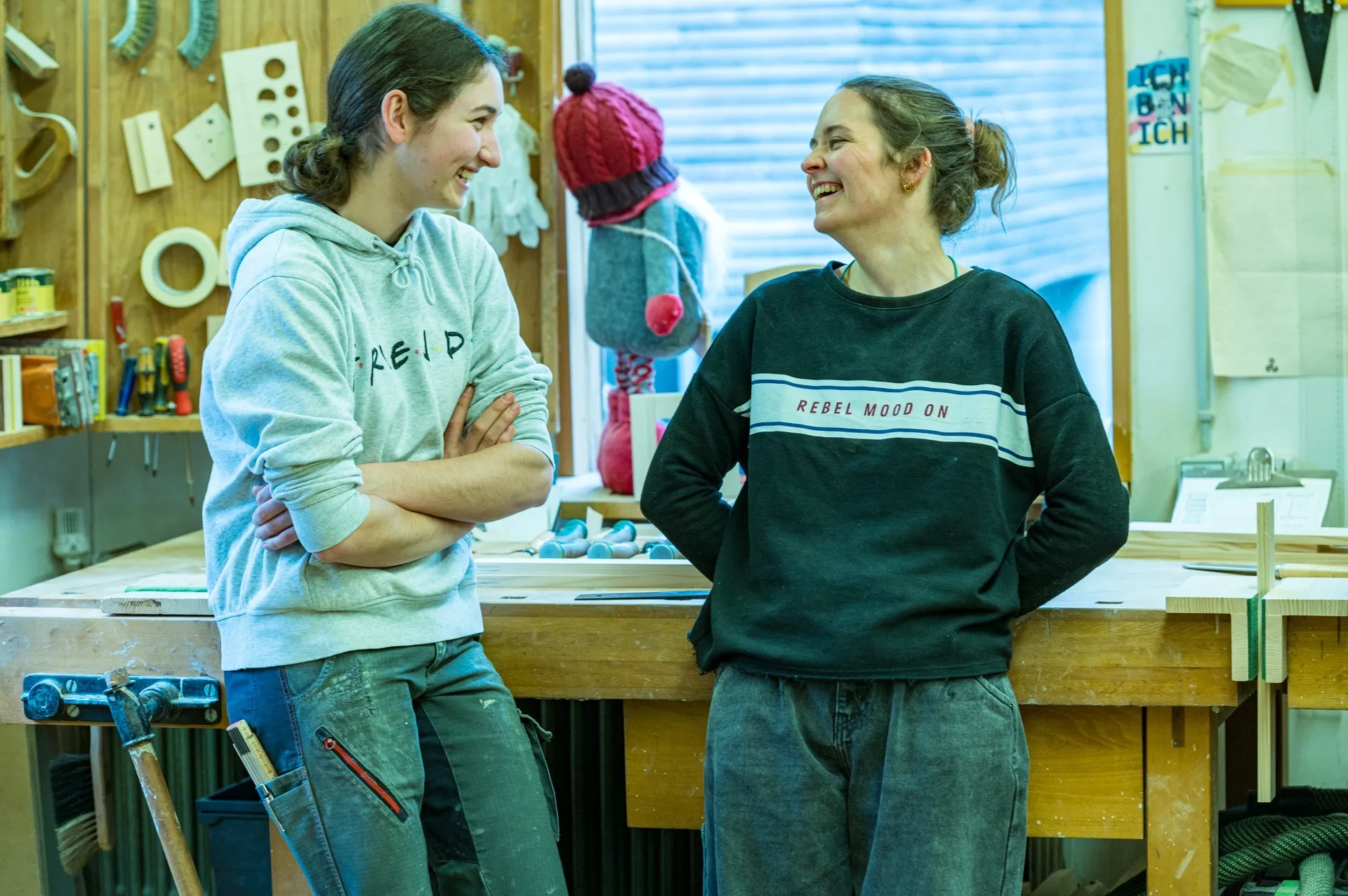 " Arbeitnehmer:innen von EInfach Möbel