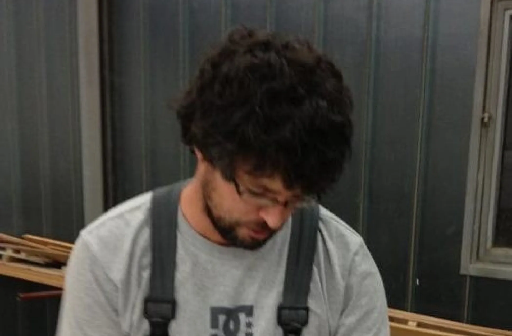 Marc Iser als Lehrling in der Werkstatt