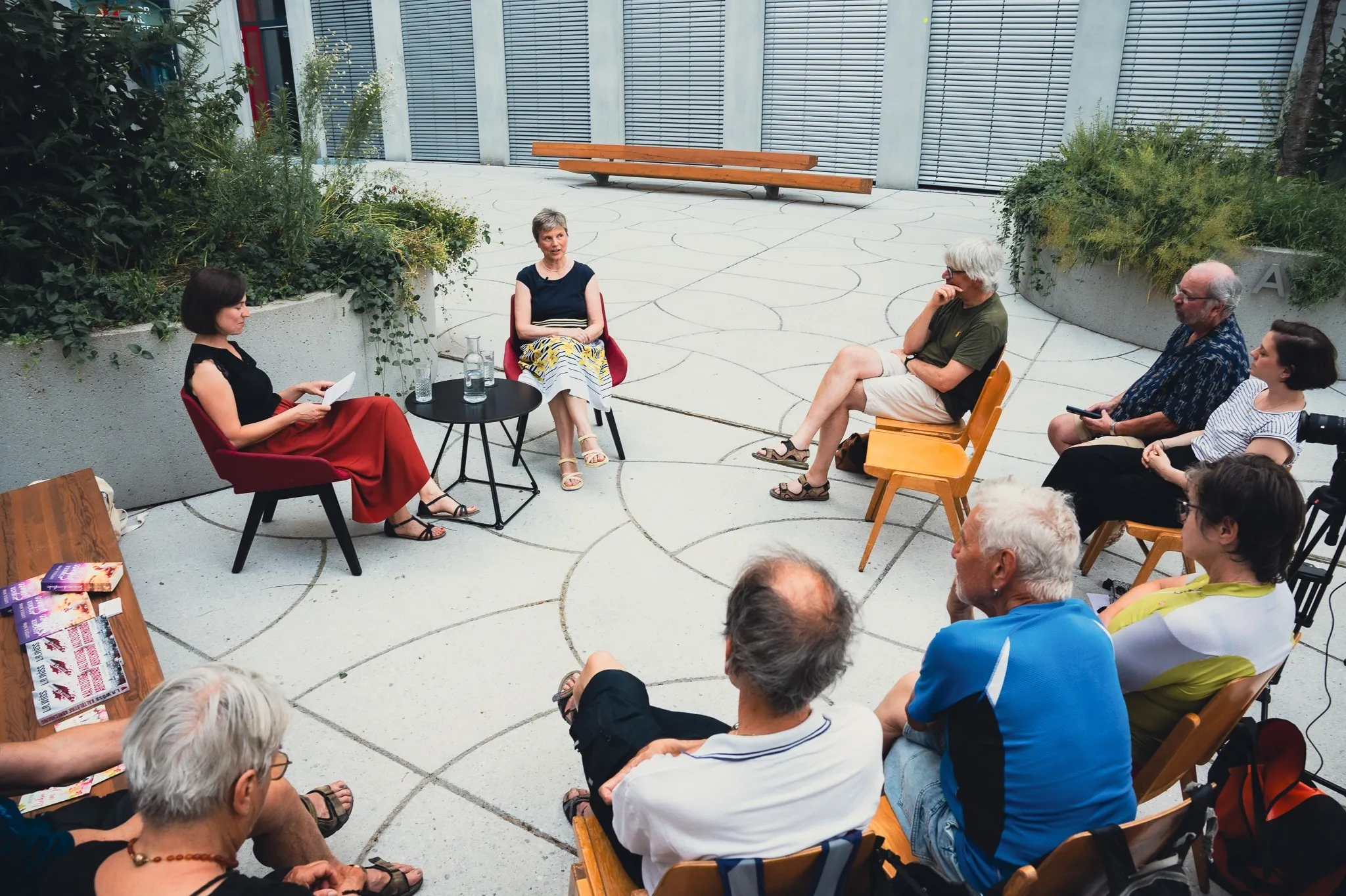 Publikum Arbeitslebensgeschichte mit Reingard Wöss und Moderatorin Carmen Jurkovic Burtscher