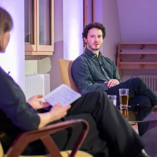 Arbeitslebensgeschichte mit Samuel Nussbaumer und Moderatorin Carmen Jurkovic Burtscher