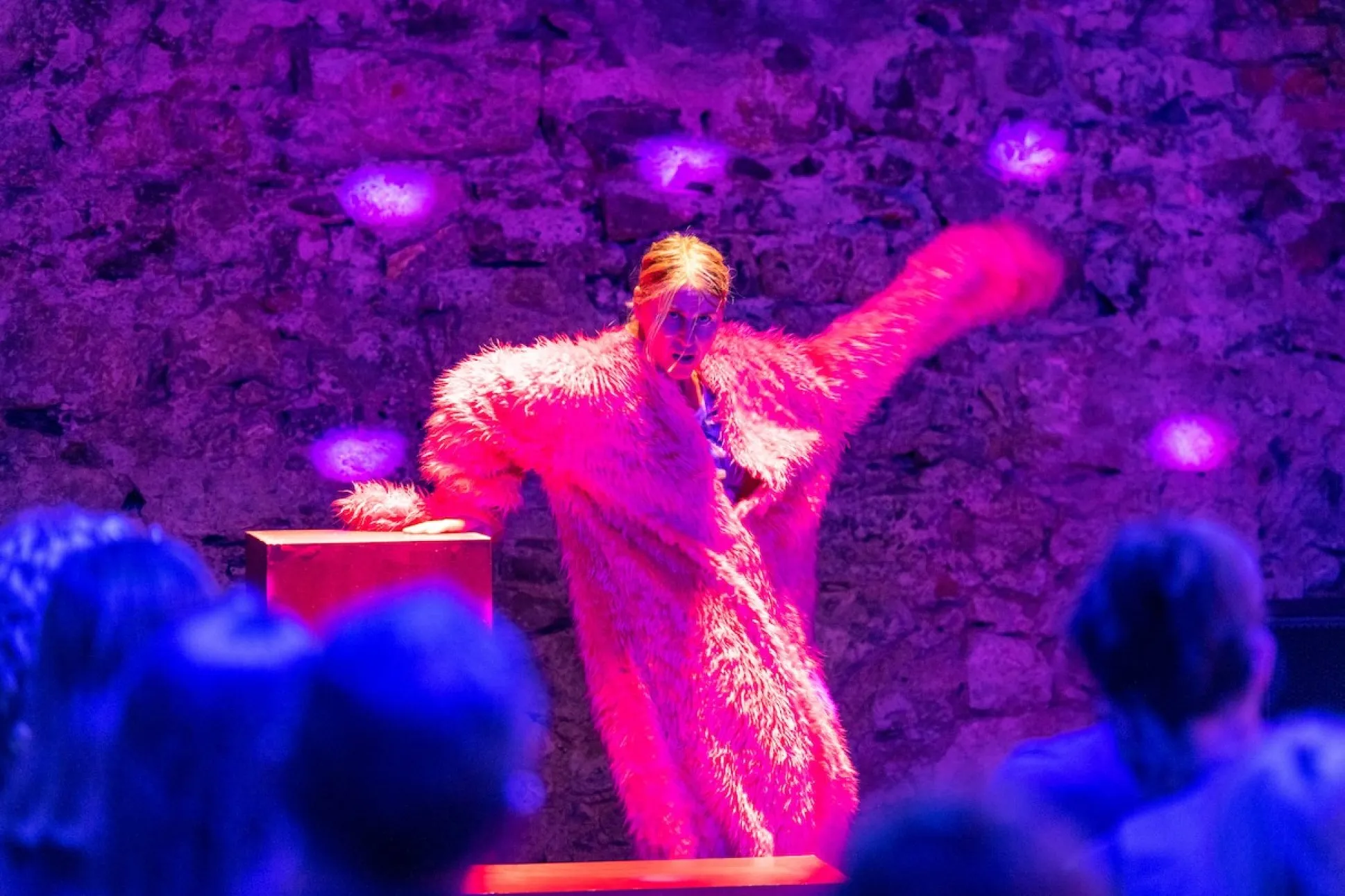 Theater: Schöne, alte Arbeitswelt