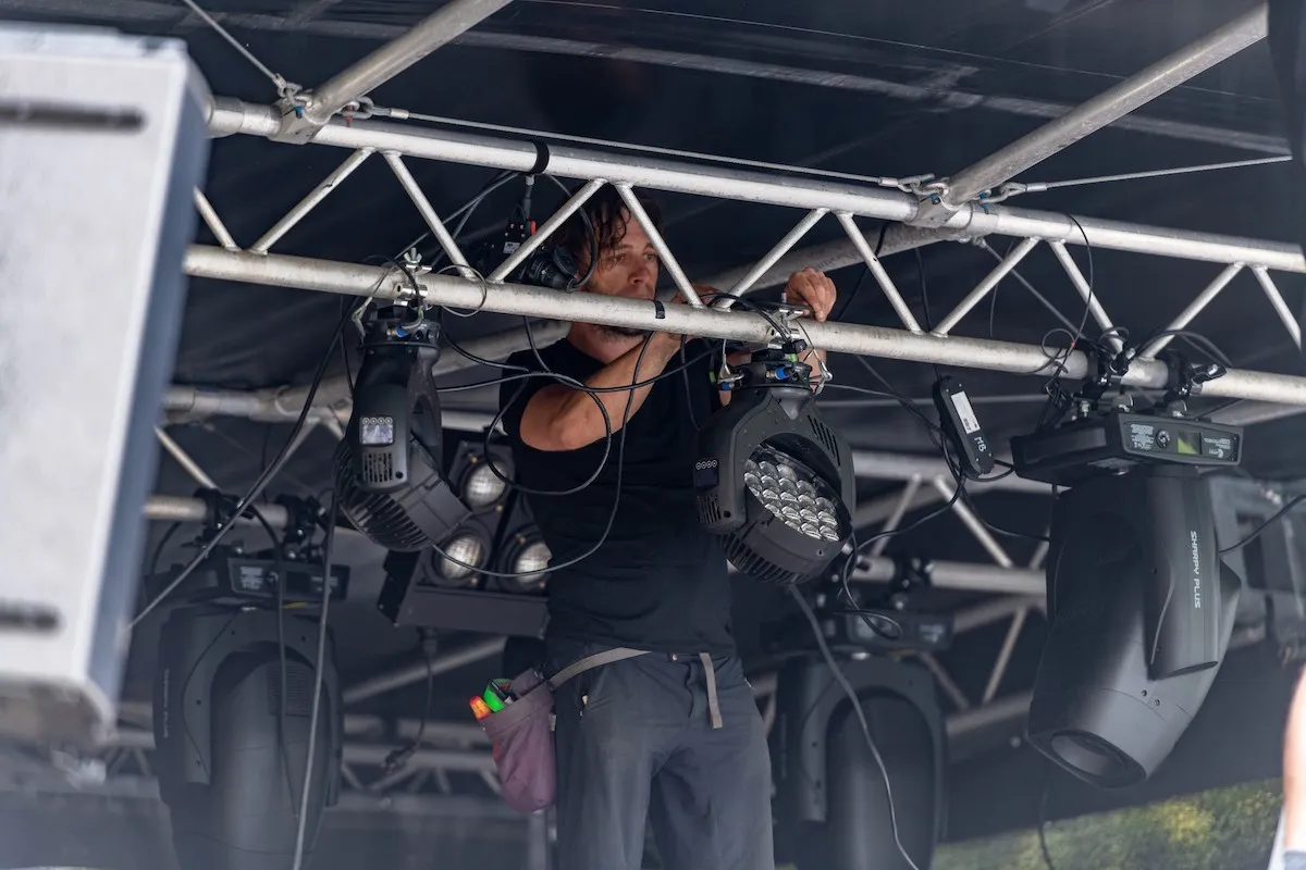 Bühnenaufbau für das Schaffarei Festival