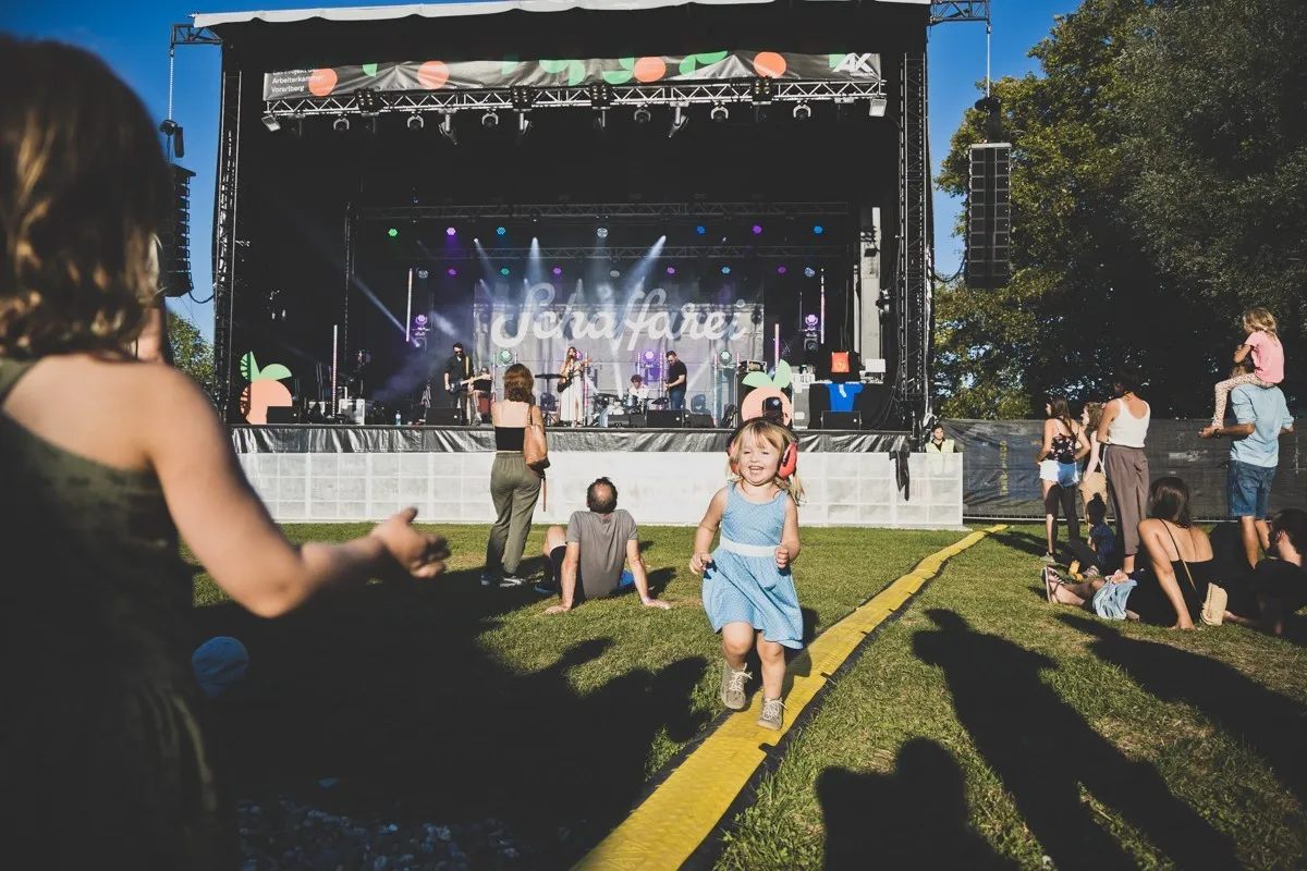 Kurz vor Festivalbeginn mit den ersten Besuchern