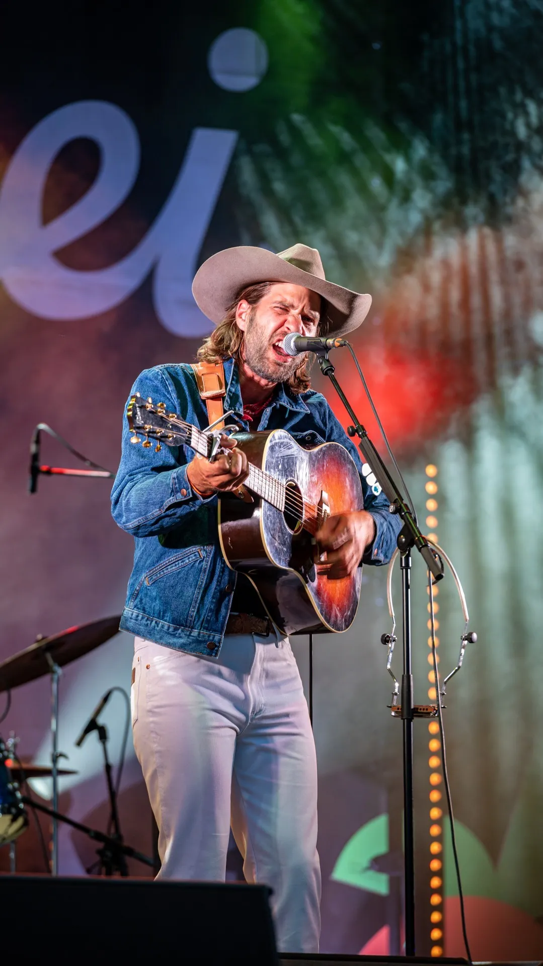 Prinz Grizzley am Singen