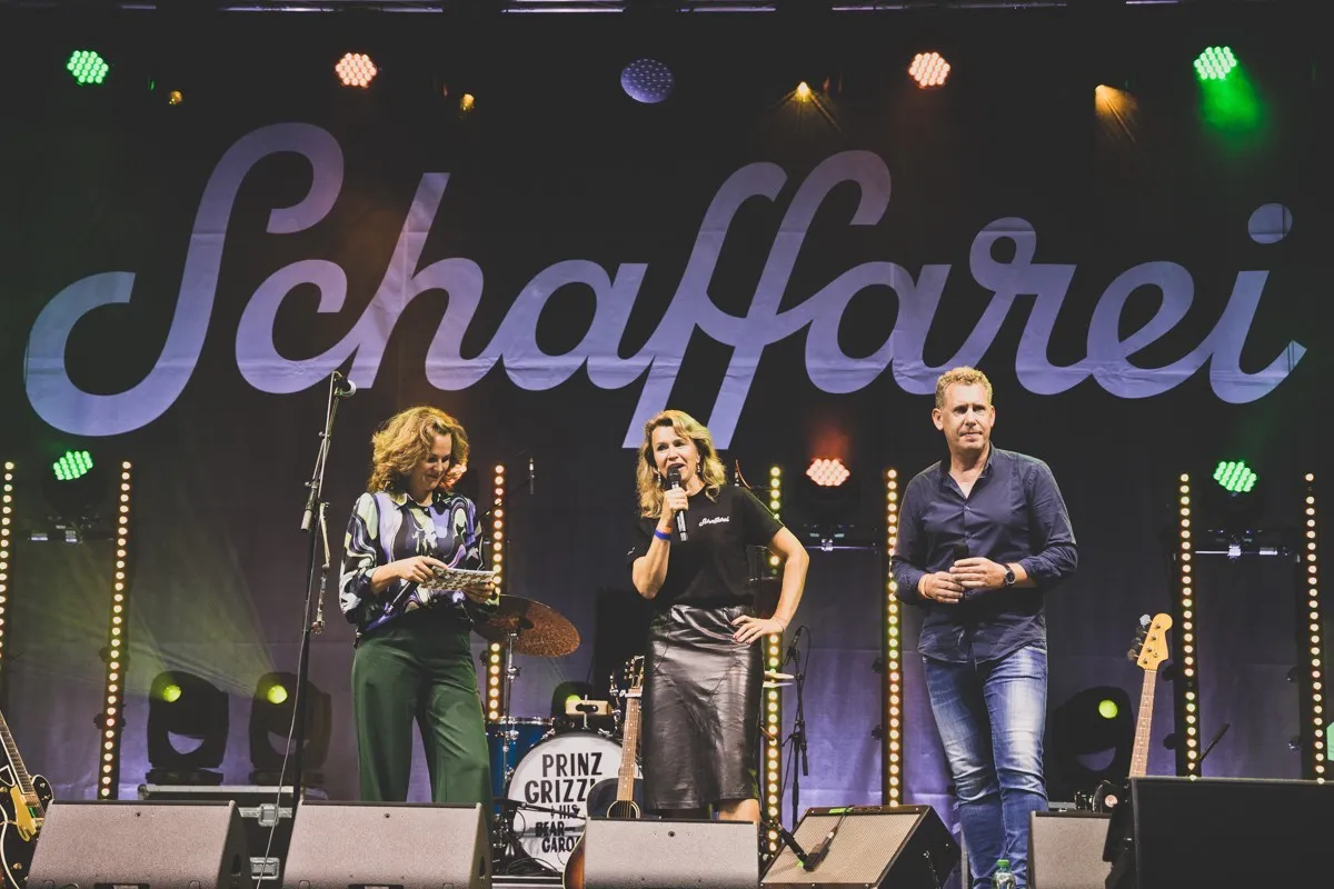 Eröffnung mit Präsident Heinzle und Eva Kind, Moderatorin Raffaela Rudigier Gerer