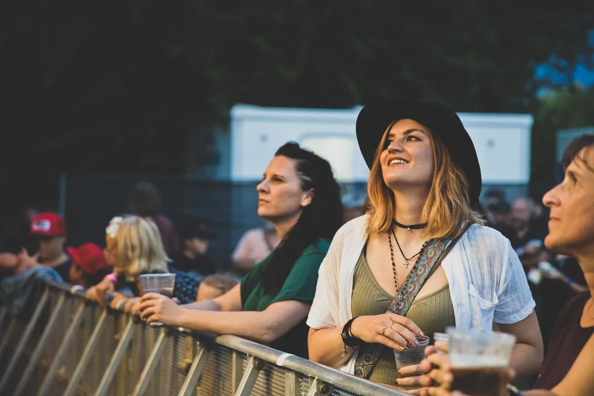 Publikum beim Schaffarei Festival