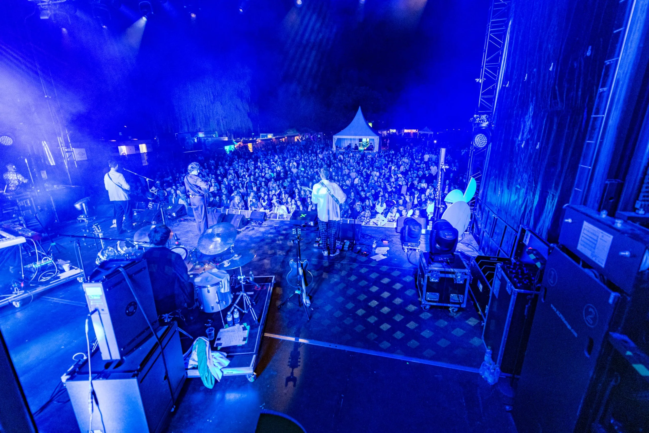 Blick von Mischpult ins Publikum