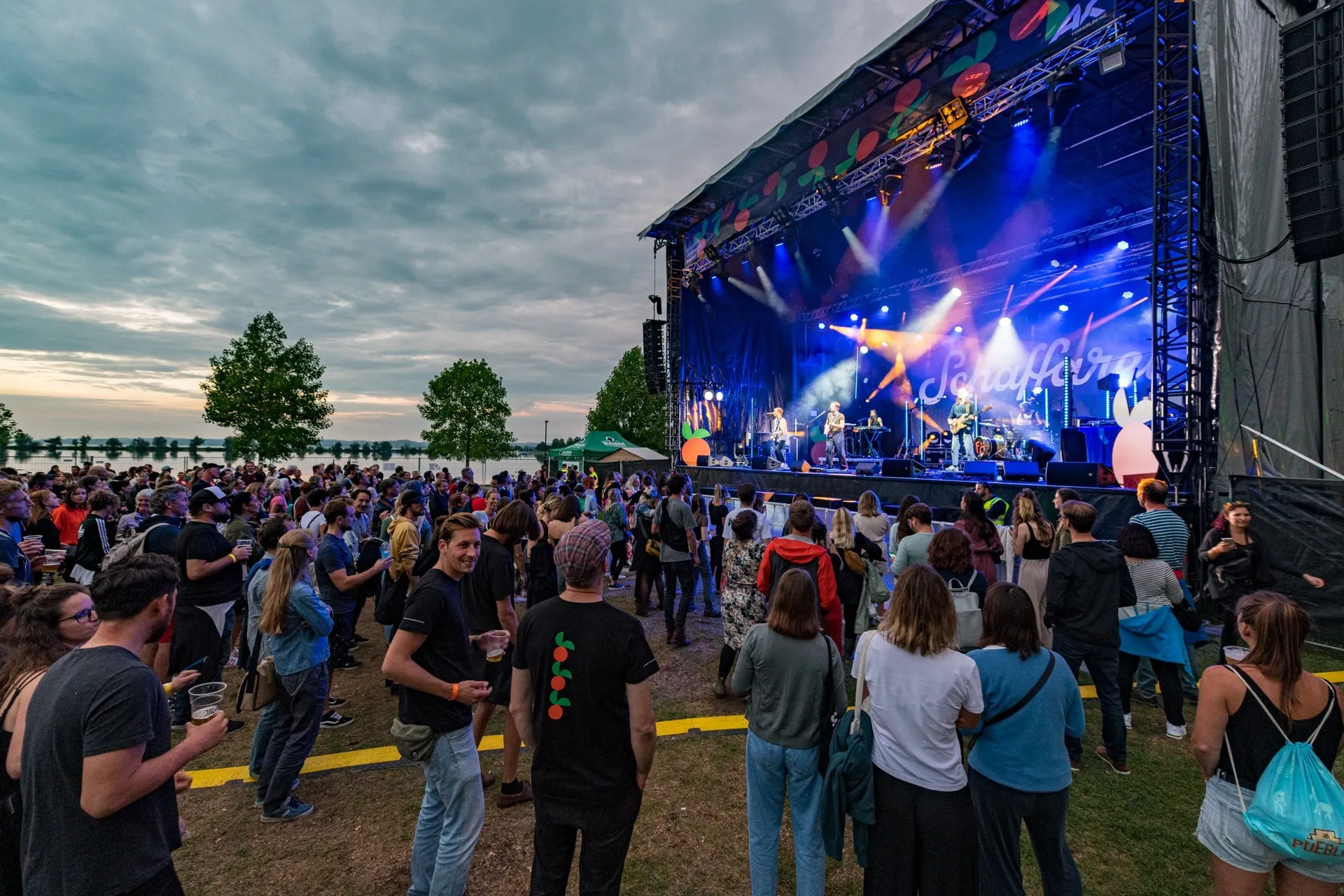 Festivalgelände mit Abendstimmung