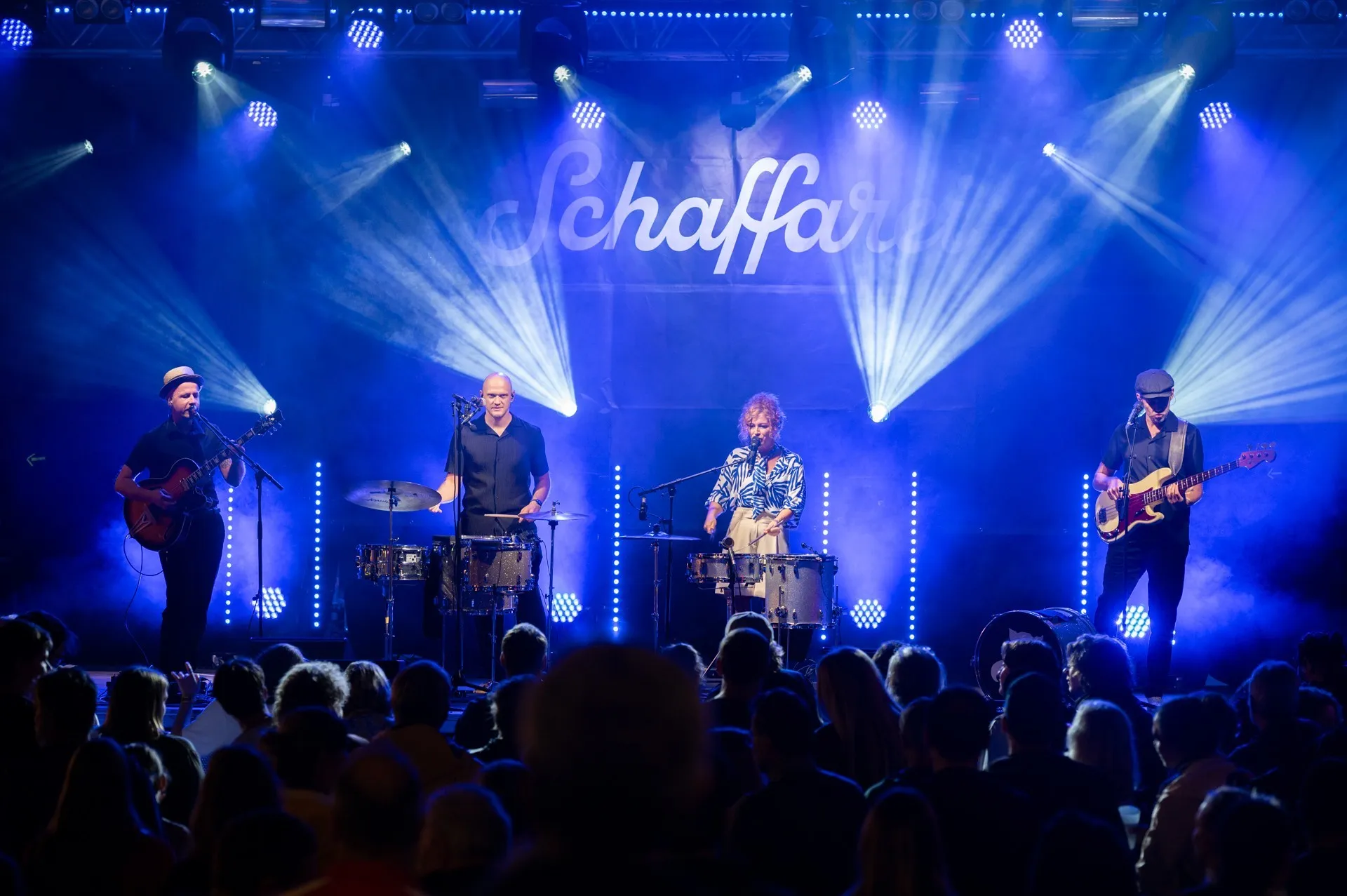 Marina and the Kats beim Schaffarei Festival