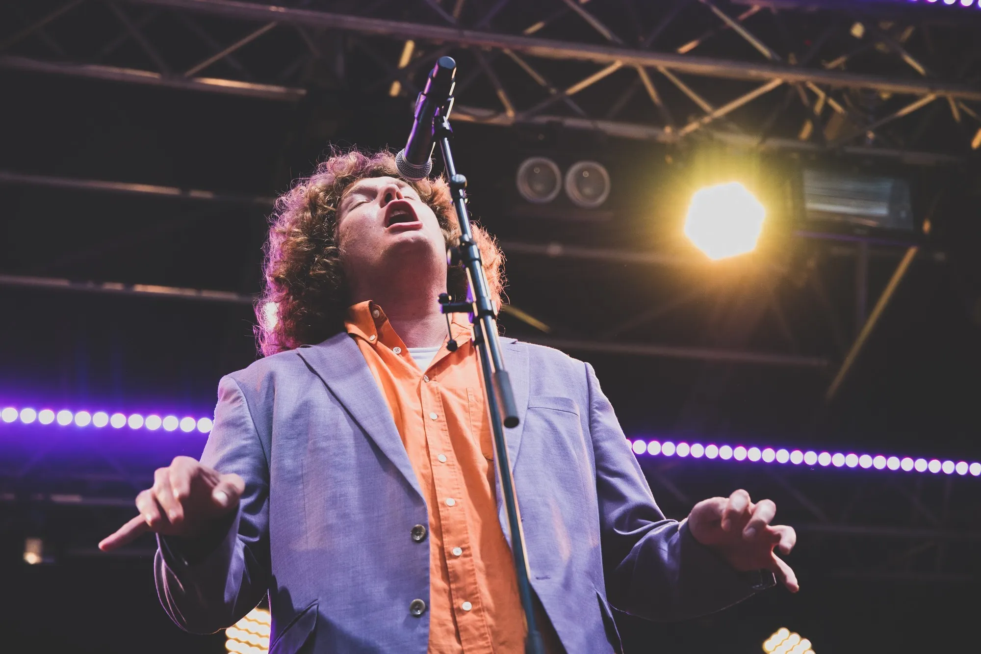 Sänger von der Band Cordoba78 auf der Schaffarei Bühne