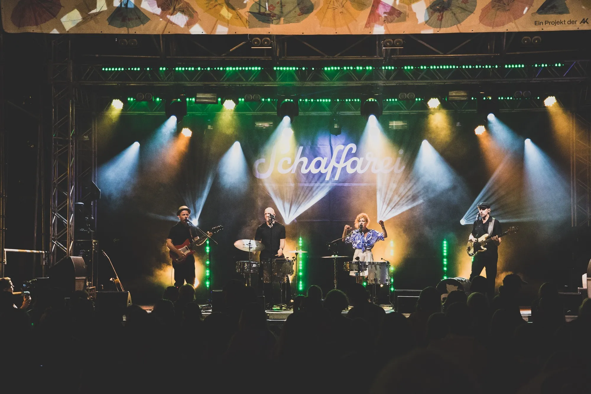 Marina & the Kats auf der Bühne beim Schaffarei Festival 2024