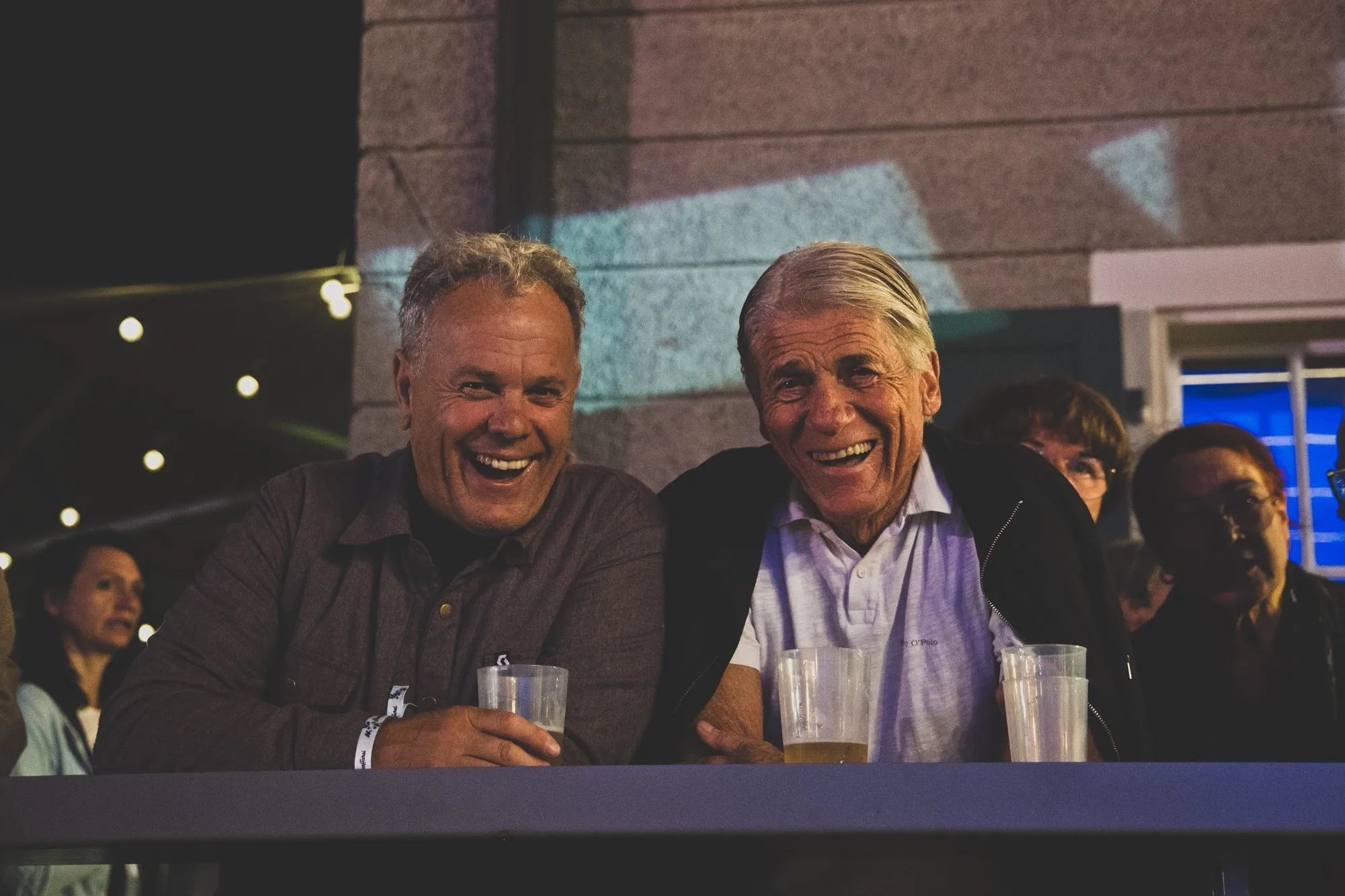Zwei lachende Männer beim Schaffarei Festival 2024