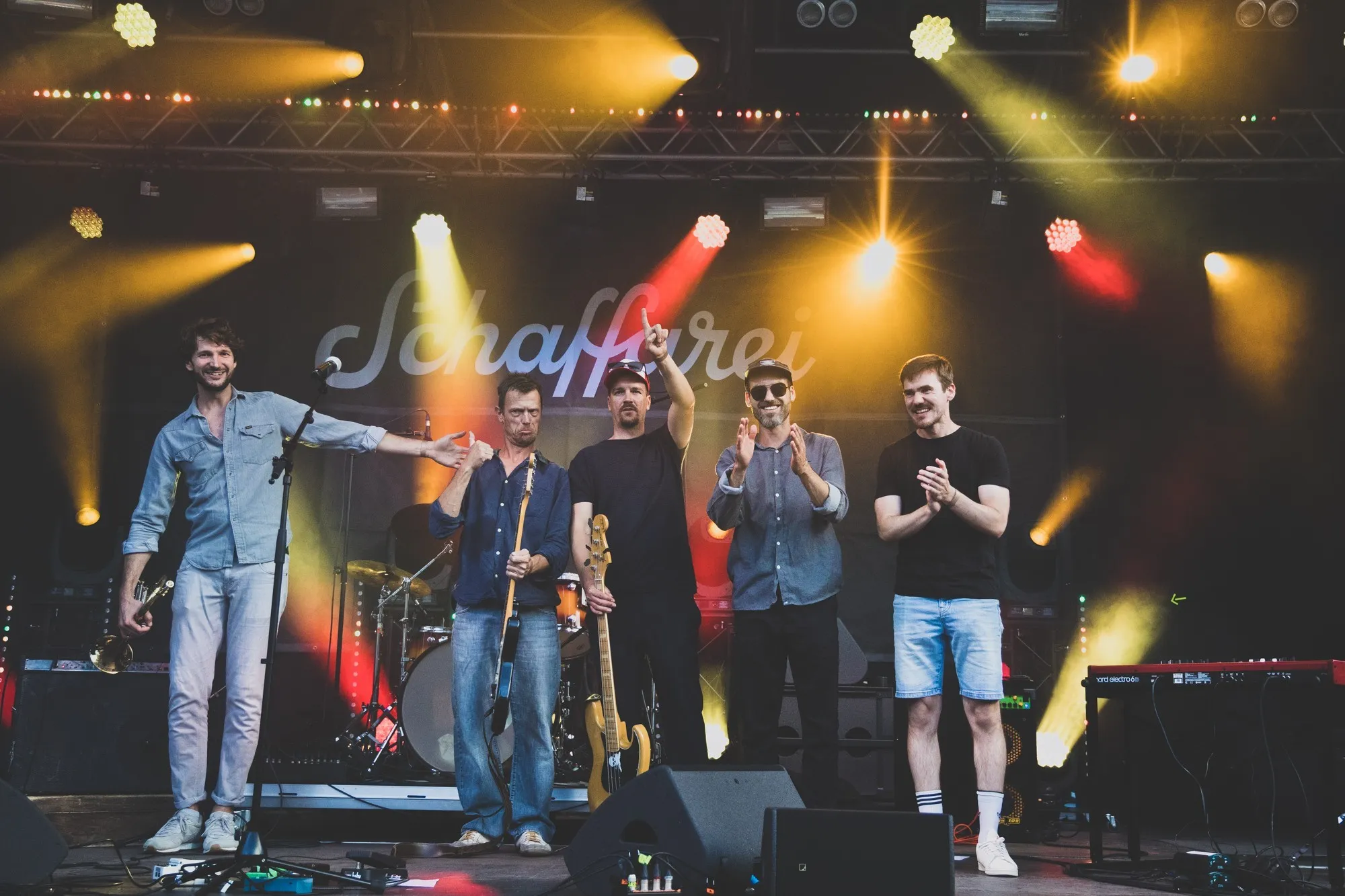 Die Band Os & the Sexual Chocolates auf der Bühne beim Schaffarei Festival 2024