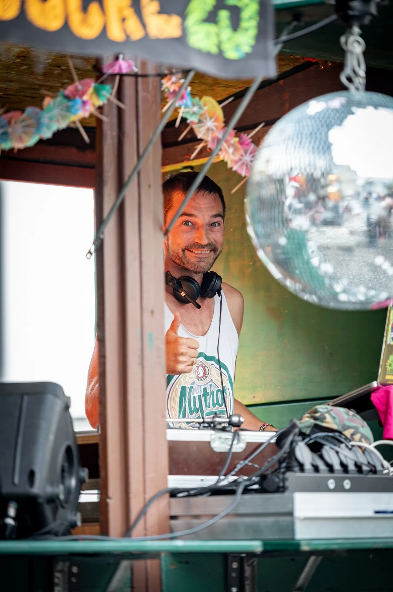 DJ Socke am Mischpult beim Schaffarei Festival