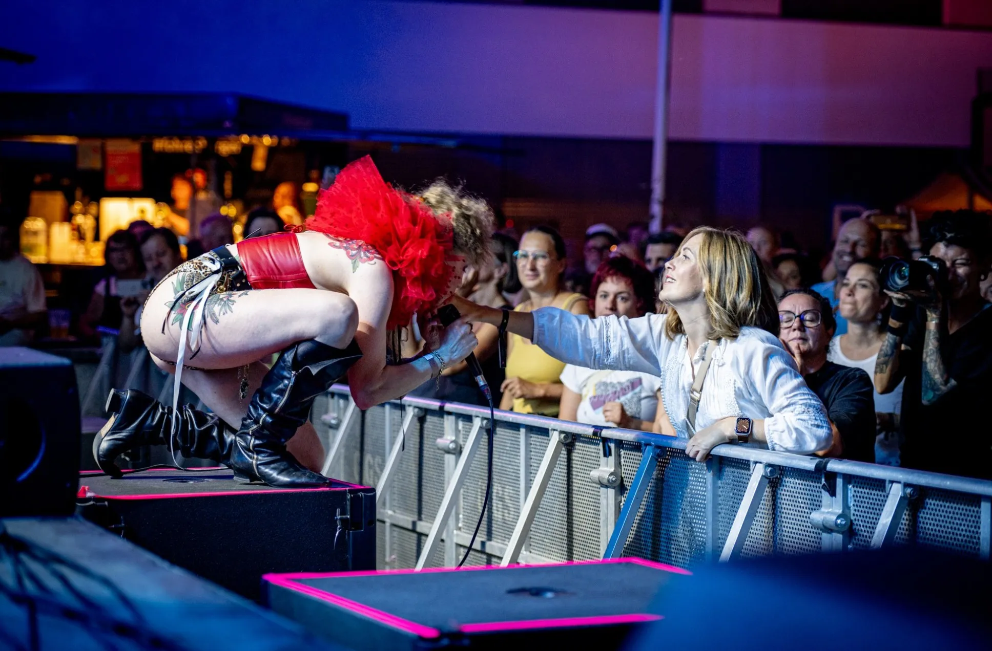 Ankathie Koi auf der Bühne beim Schaffarei Festival 2024