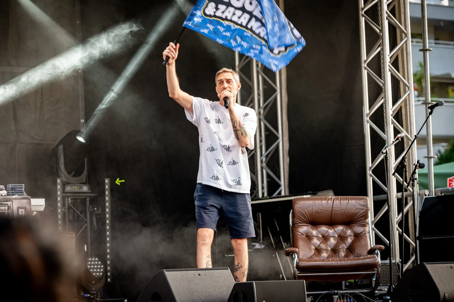 Sänger auf der Schaffarei Bühne