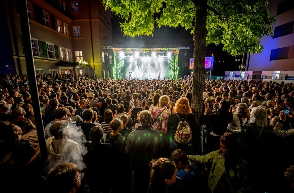 Schaffarei Festival 2025 – Samstag – Großaufnahme des Publikums