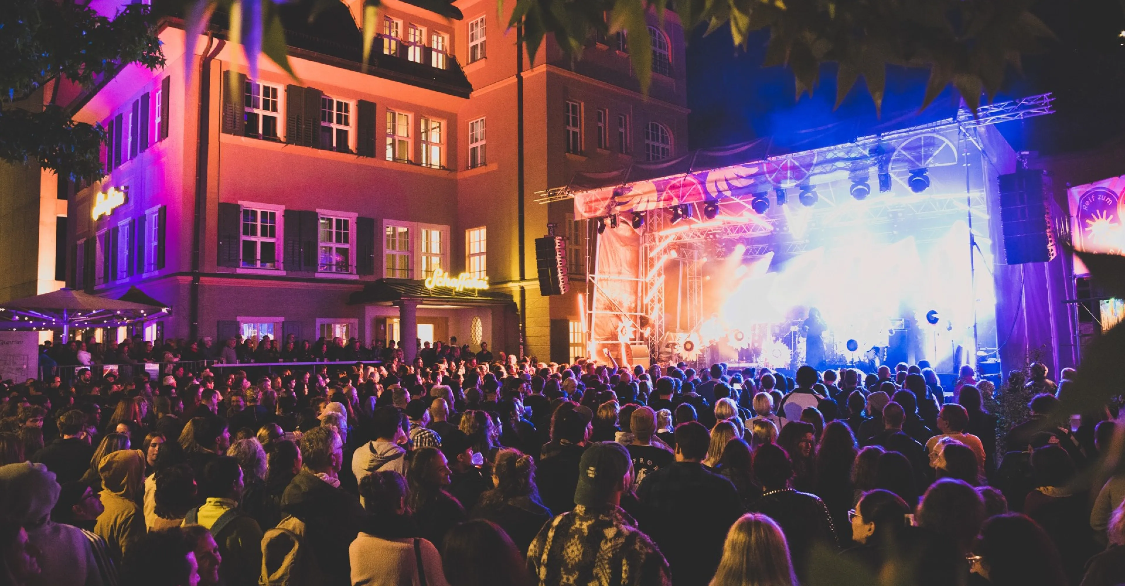 Schaffarei Festival 2025 – Freitag – Großaufnahme des Publikums