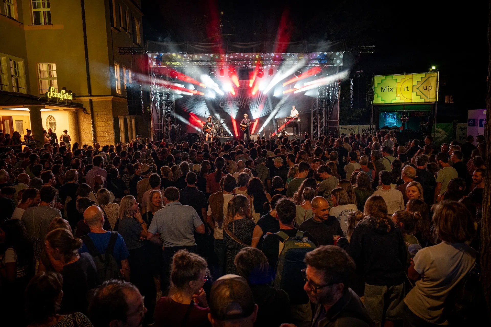 Publikum beim Schaffarei Festival 2026