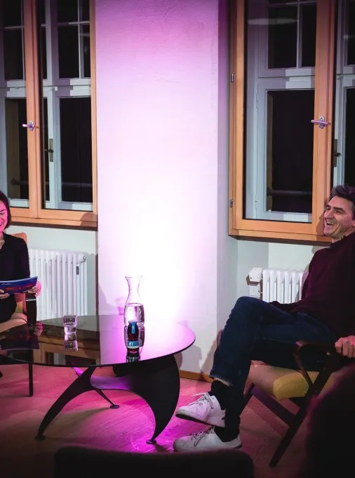 Arbeitslebensgeschichte mit Sebastian Gerer und Moderatorin Carmen Jurkovic Burtscher