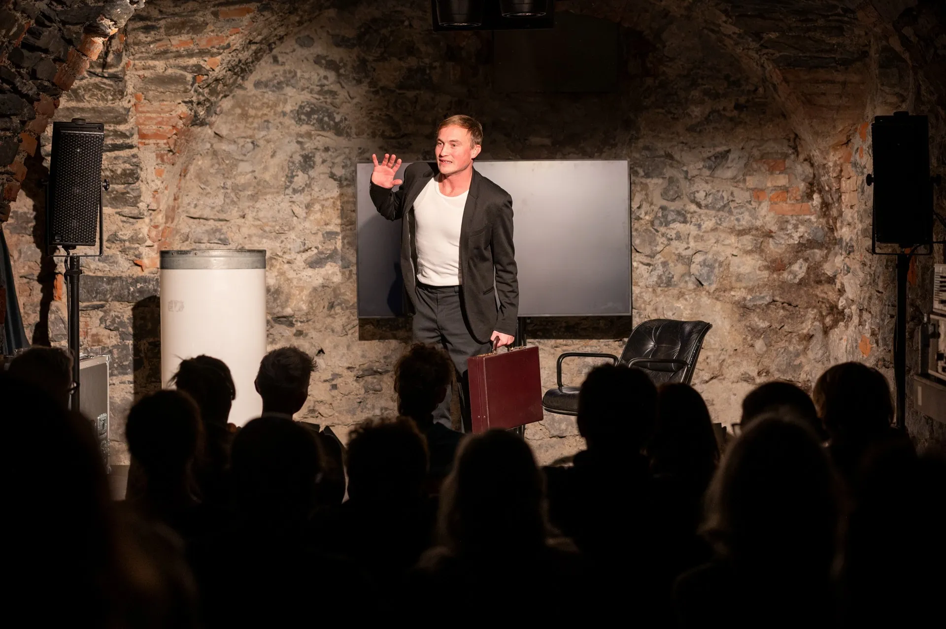 Schauspieler David Kopp auf der Bühne