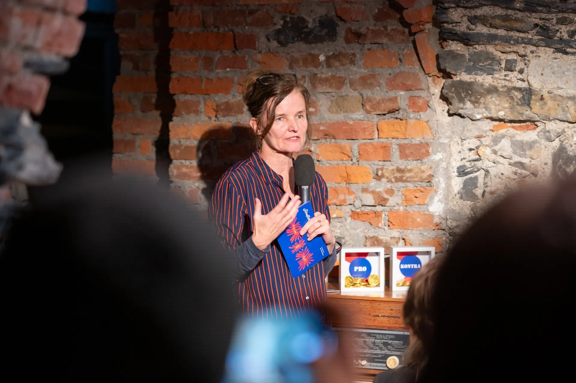 Begrüßung durch Moderatorin Brigitta Soraperra