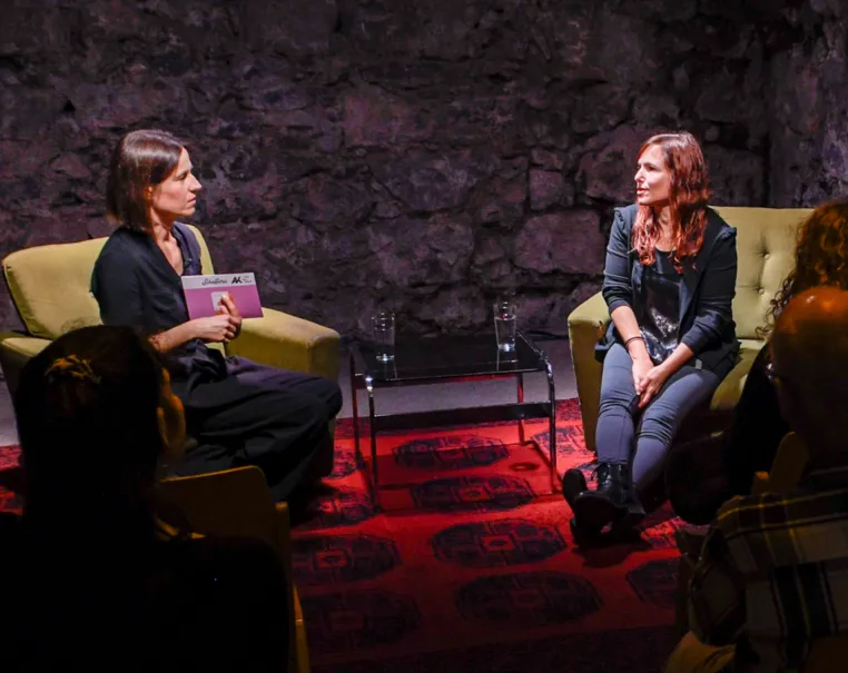 Gespräch bei der Veranstaltung ArbeitsLebensGeschichte