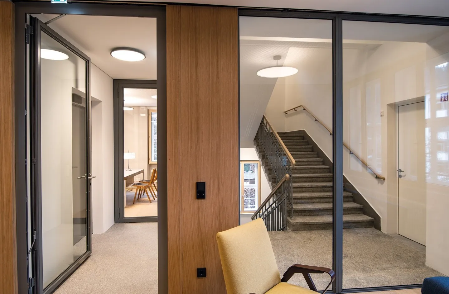 Vorraum Seminarraum im Schaffarei Haus mit Blick auf Treppenhaus