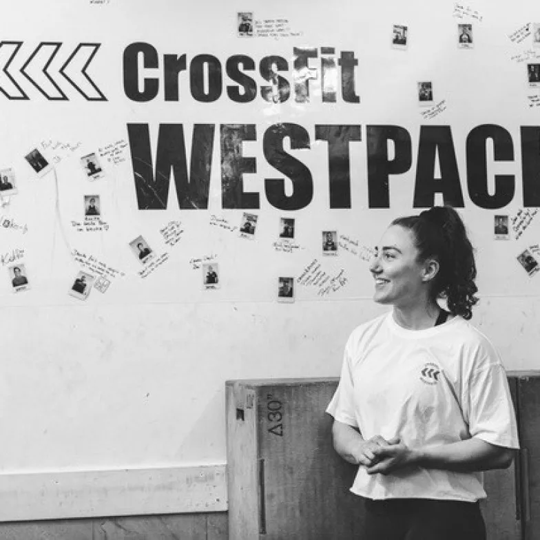 Schwarz-weiß Bild im Portrait Sarah Türtscher