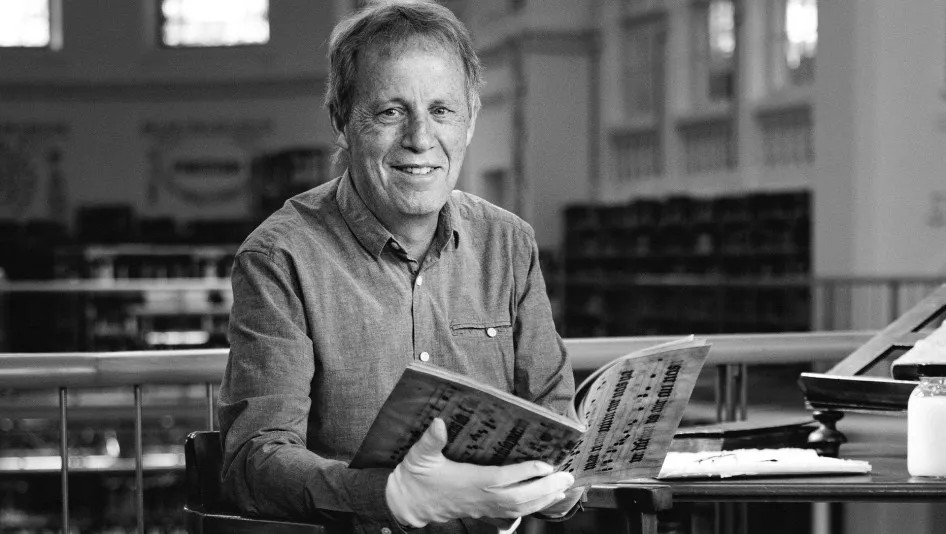 Bibliothekar Norbert Schnetzer
